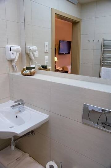 Фото номера Двухместный номер с 2 отдельными кроватями Отель Hotel Habenda г. Budzyń 14