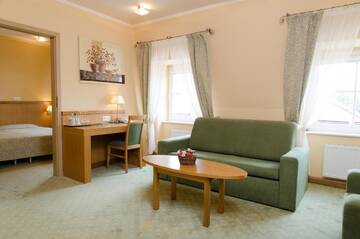 Фото номера Улучшенный двухместный номер с 1 кроватью Отель Hotel Habenda г. Budzyń 4